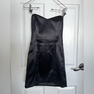 TEN BY BABATON BLACK STRAPLESS MINI DRESS (SIZE 0)